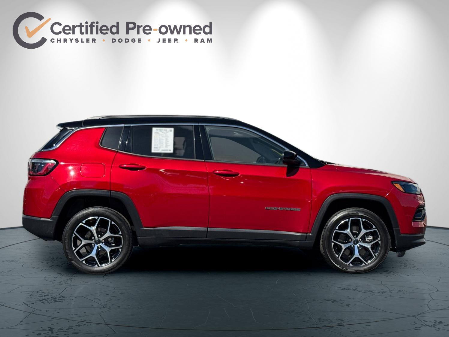 Used 2025 Jeep Compass Limited AWD/4WD image 3