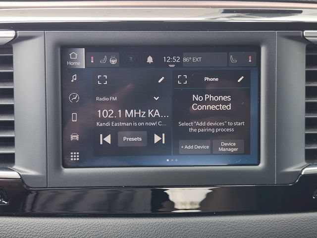 Used 2023 Chrysler Voyager LX FWD image 13