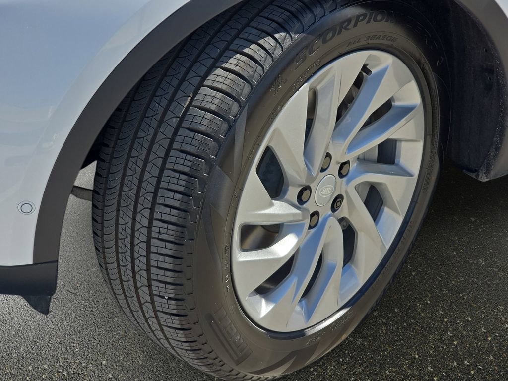 New 2026 Land Rover Discovery S AWD/4WD image 35