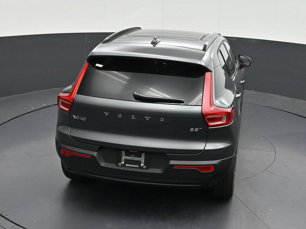 New 2026 Volvo XC40 B5 Plus w/ Climate Package AWD/4WD image 17