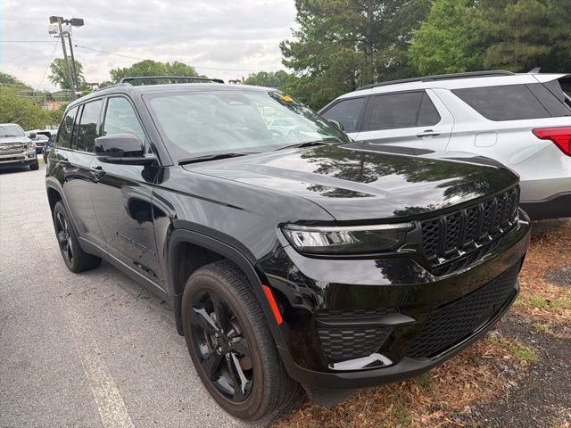 Used 2024 Jeep Grand Cherokee Altitude AWD/4WD video 4