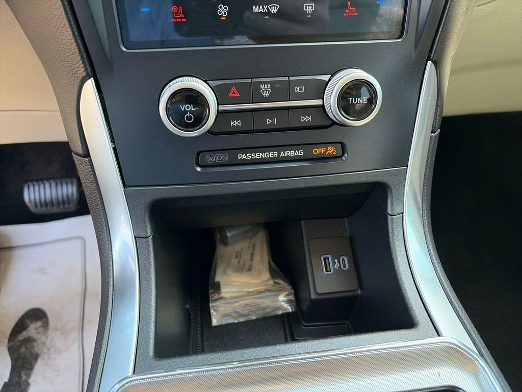 Used 2023 Ford Edge Titanium w/ Class II Trailer Tow Package AWD/4WD image 25