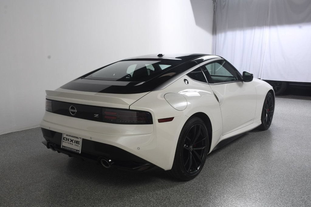 Used 2025 Nissan Z Performance w/ Floor Mat Package RWD image 9