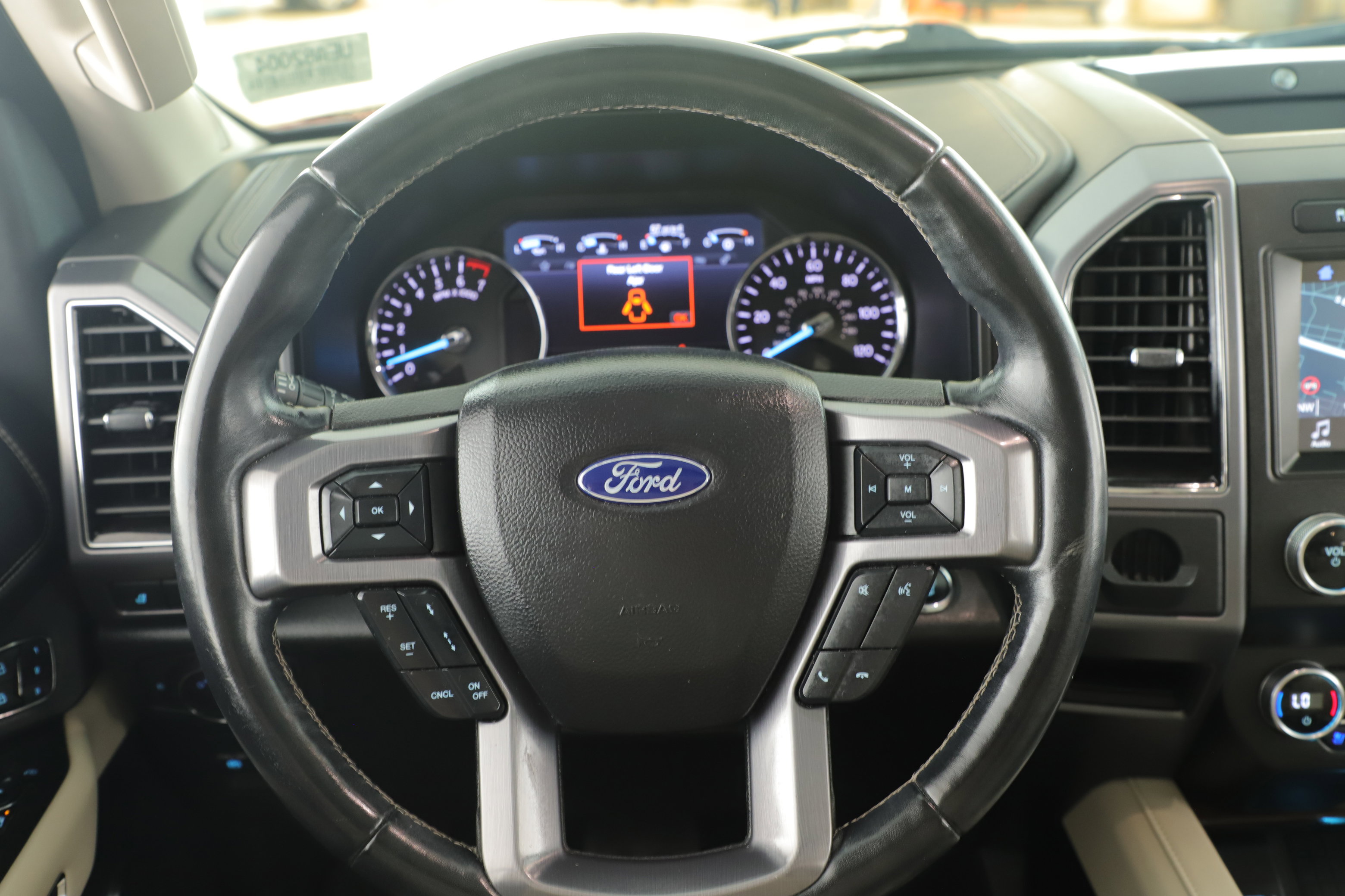 Used 2019 Ford Expedition Platinum image 19