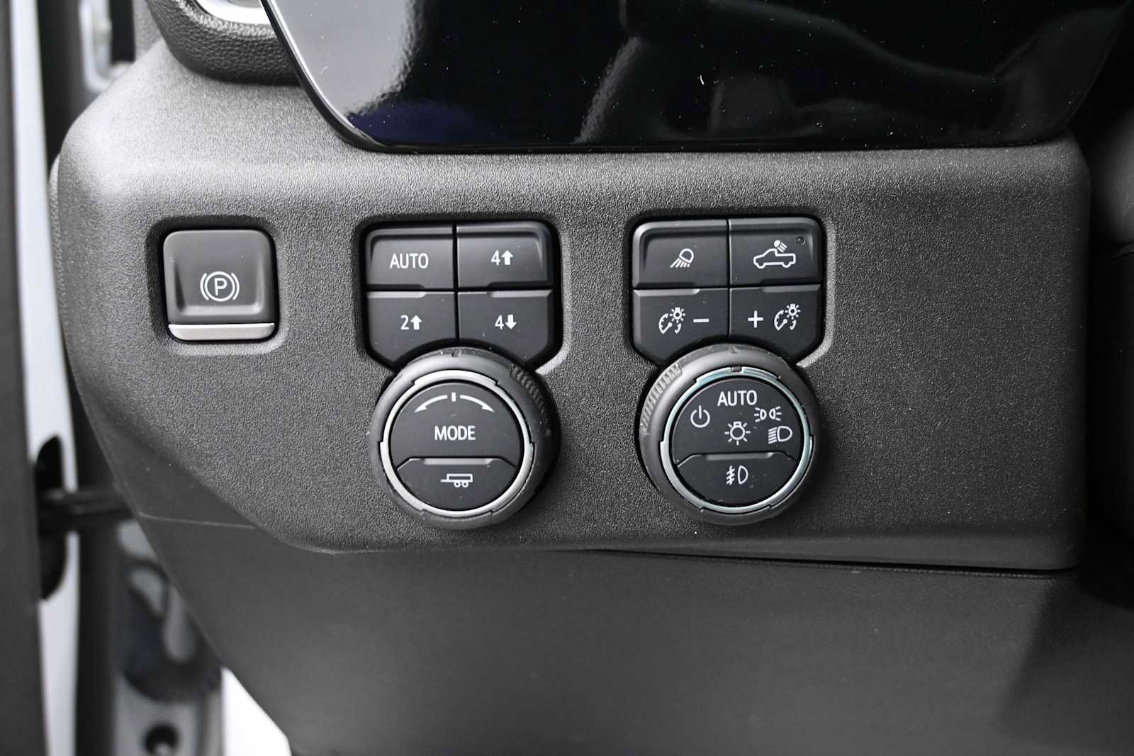Used 2023 Chevrolet Silverado 1500 LTZ AWD/4WD image 10