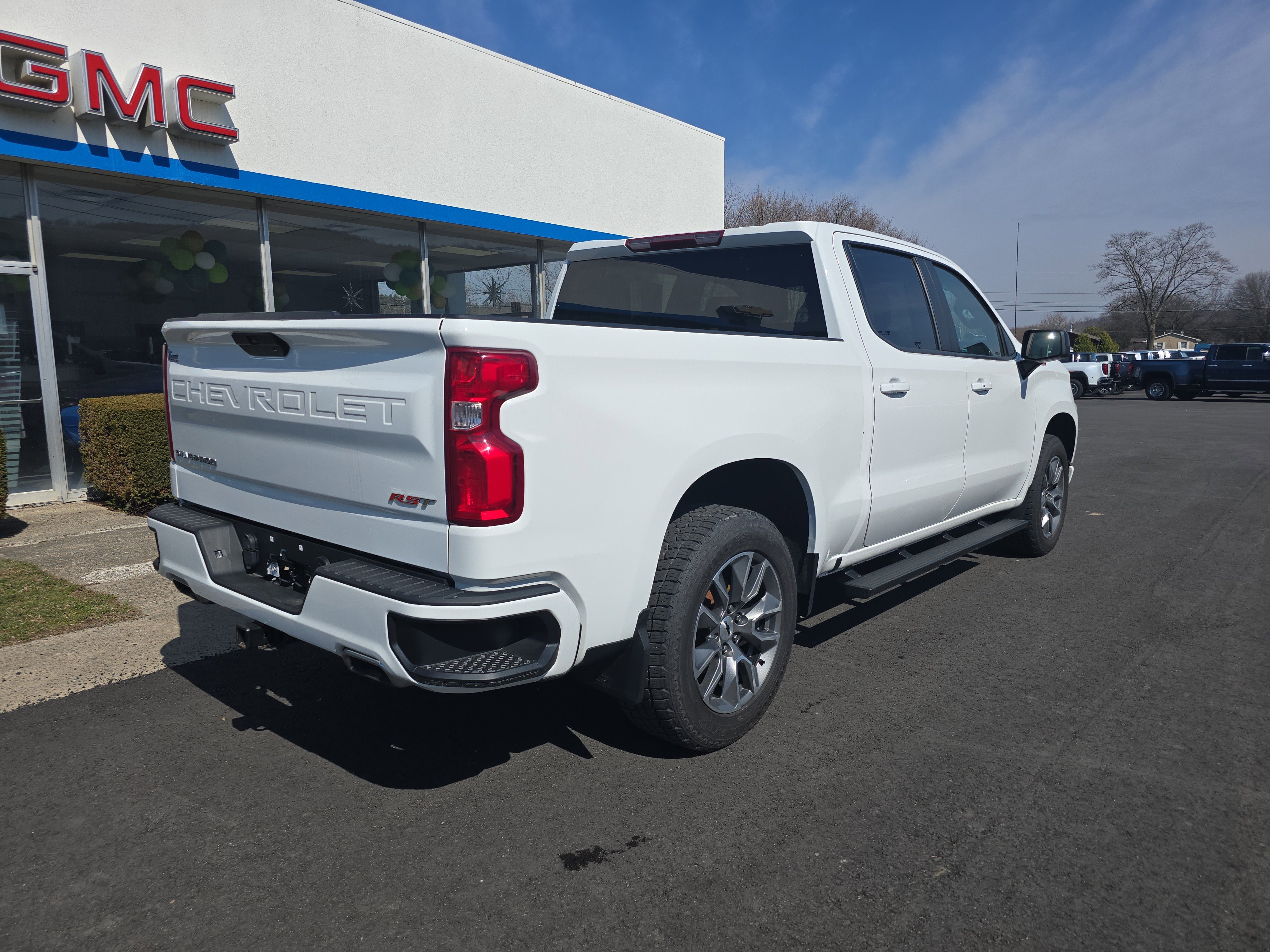 Used 2022 Chevrolet Silverado 1500 RST image 3