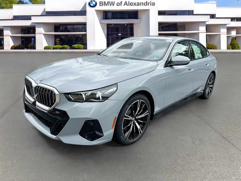Used 2026 BMW 530i w/ M Sport Package RWD image 1