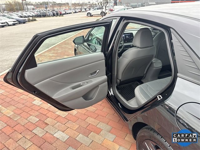 Used 2023 Hyundai Elantra SEL image 27