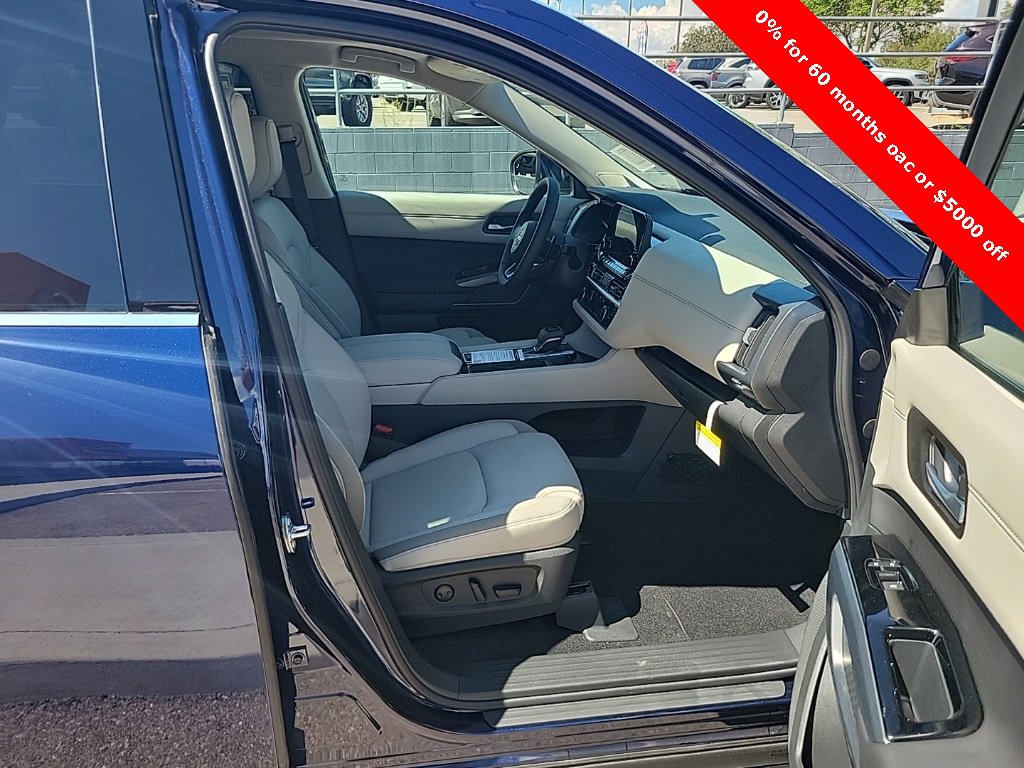 New 2025 Nissan Pathfinder SL w/ SL Premium Package image 17