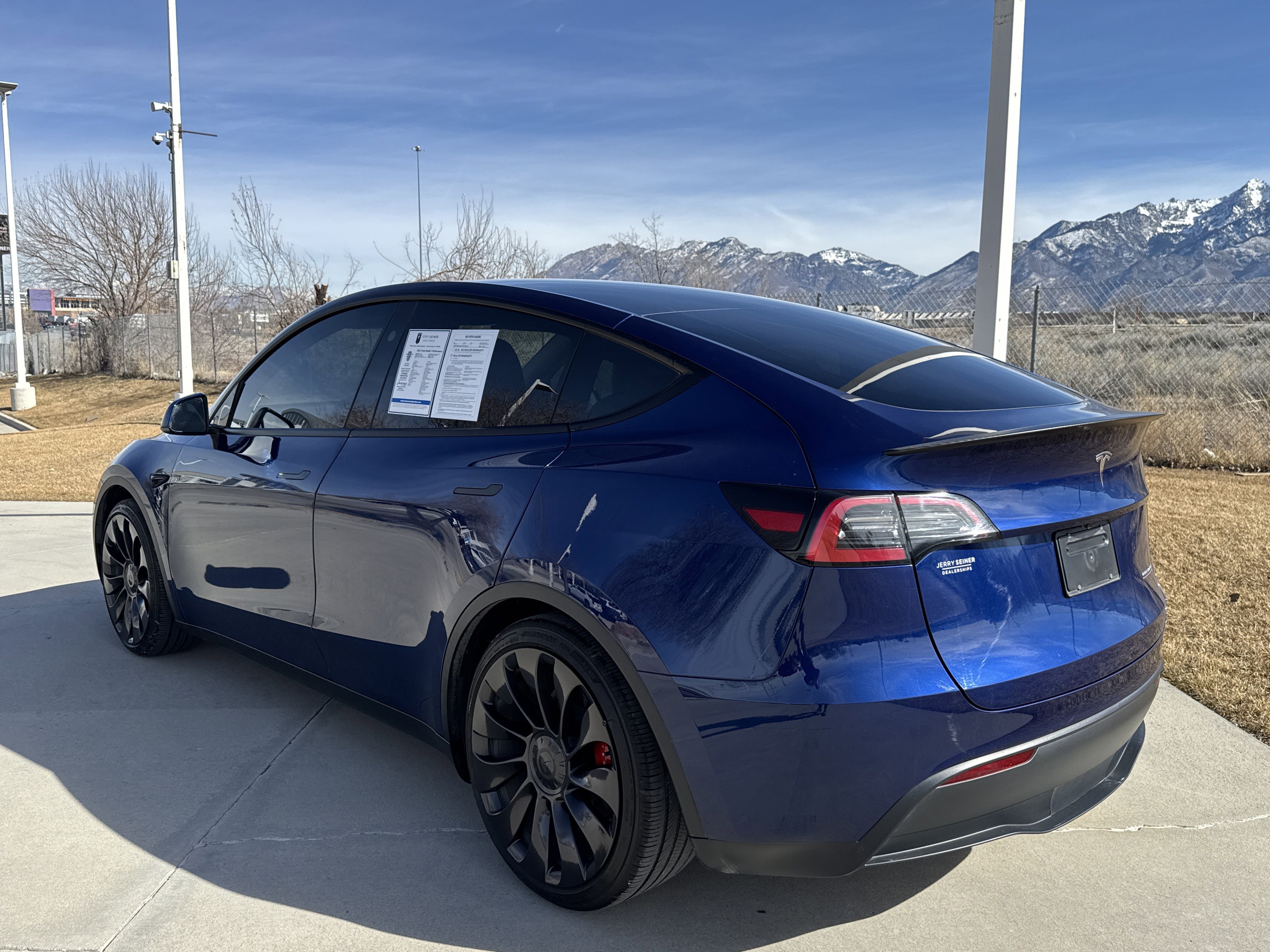 Used 2025 Tesla Model Y Performance image 3