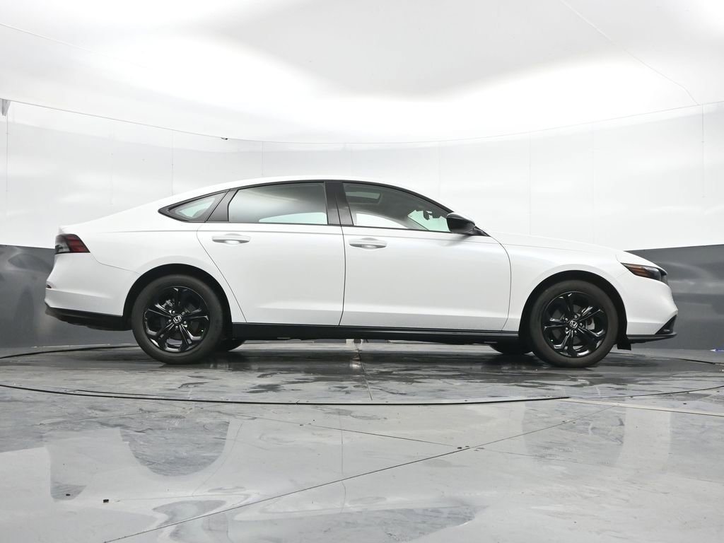 Used 2025 Honda Accord SE image 37