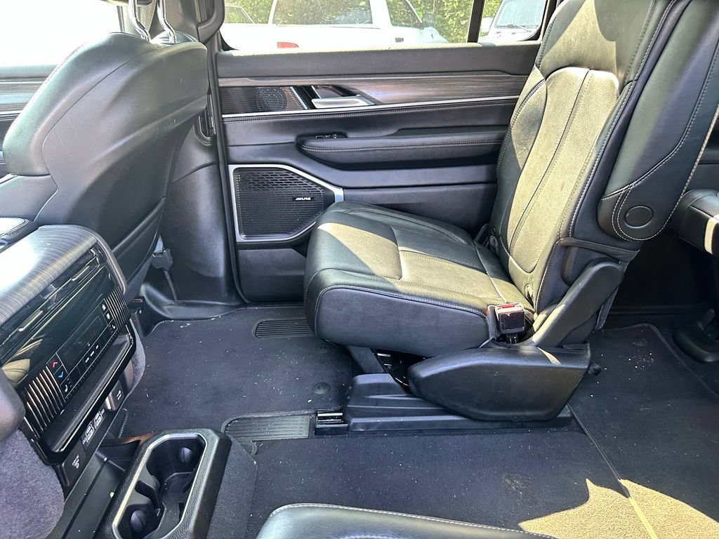 Used 2024 Jeep Wagoneer Series II AWD/4WD image 47