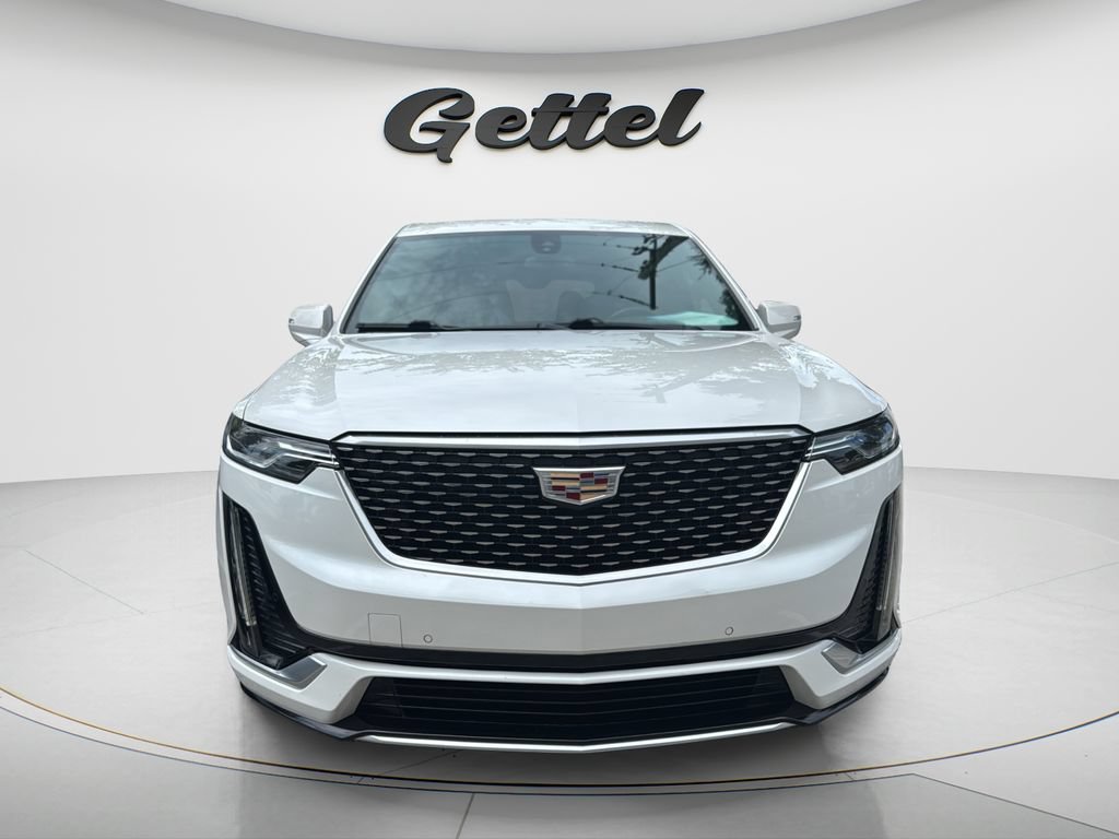 Used 2021 Cadillac XT6 Luxury FWD image 2
