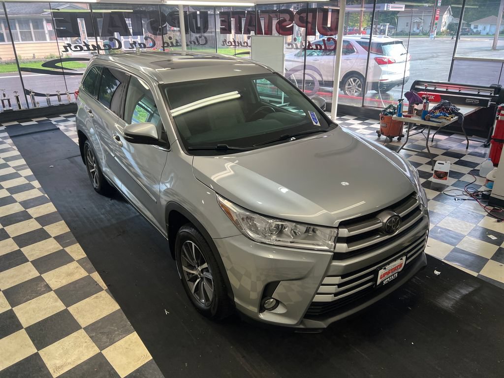 Used 2018 Toyota Highlander XLE AWD/4WD image 15