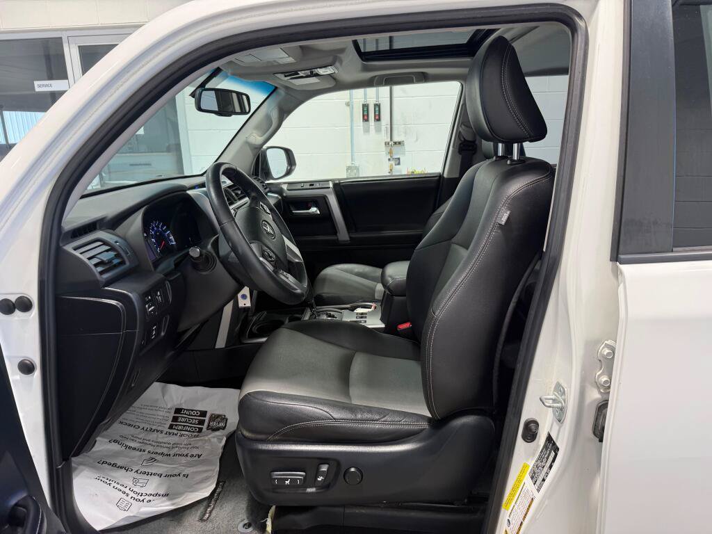 Used 2016 Toyota 4Runner SR5 Premium RWD image 18