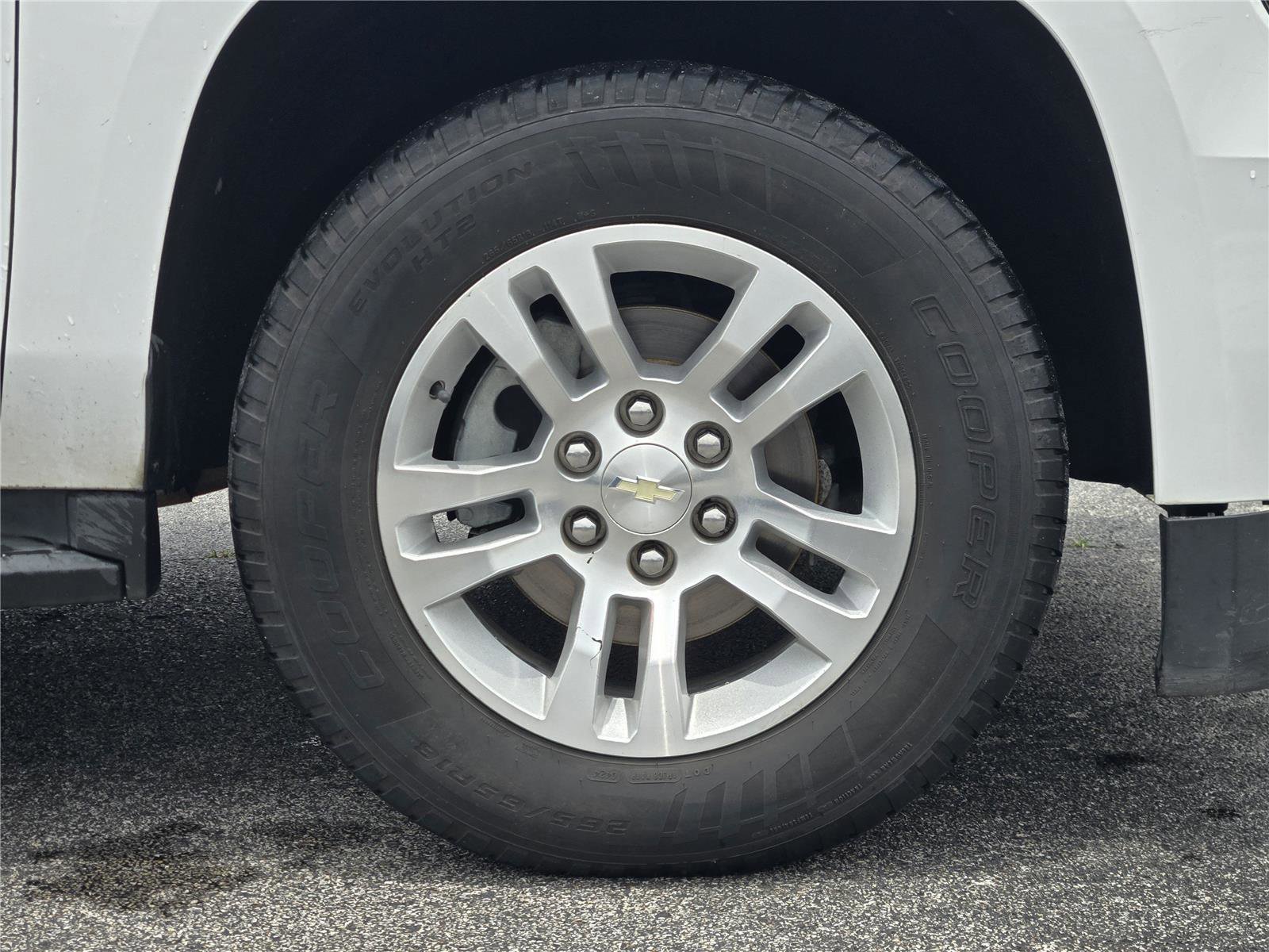 Used 2017 Chevrolet Suburban LT AWD/4WD image 10