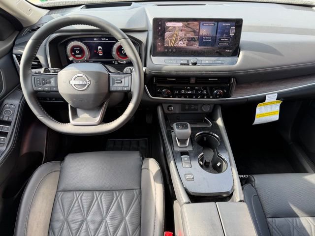 Used 2025 Nissan Rogue Platinum w/ Platinum Premium Package image 14