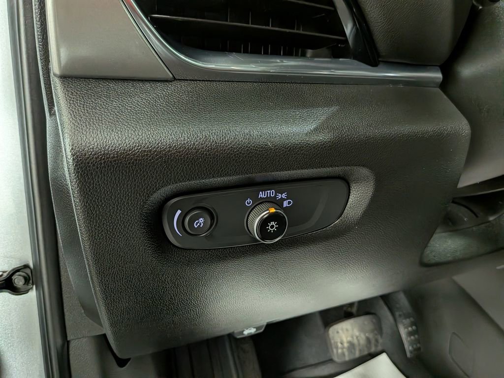 Certified 2023 Chevrolet Traverse LT image 20