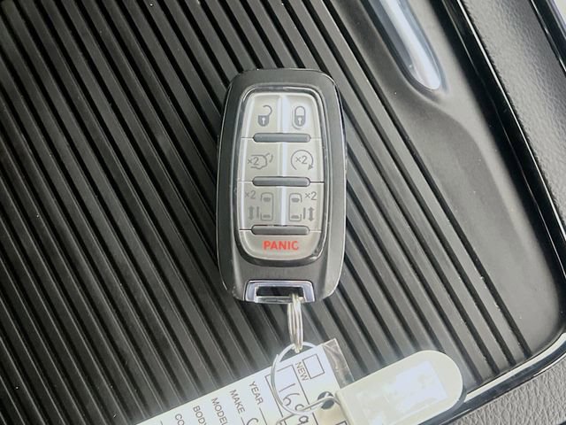 Used 2026 Chrysler Pacifica Limited w/ S Appearance Package image 33