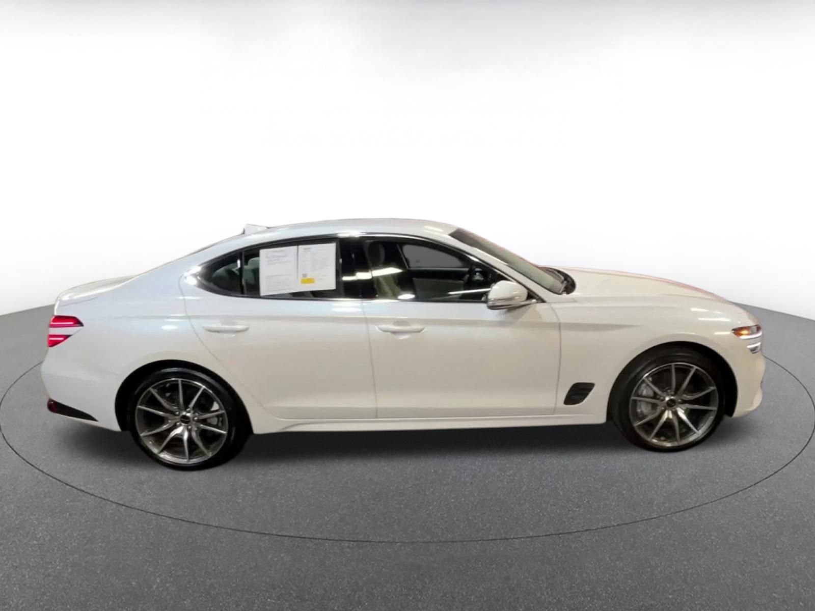 Used 2025 Genesis G70 2.5T image 16