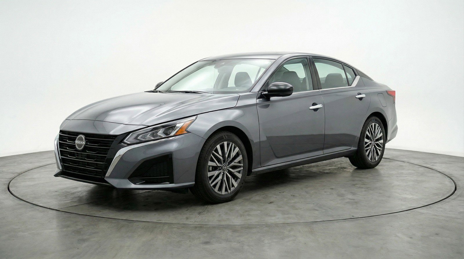 Used 2025 Nissan Altima 2.5 SV image 3