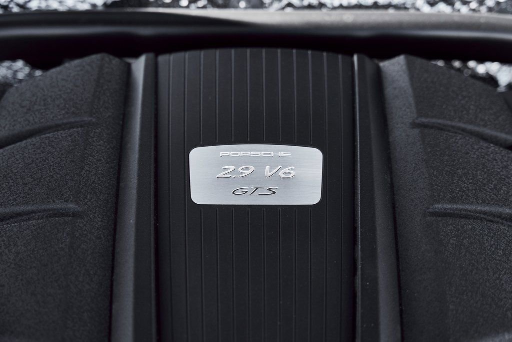 Used 2025 Porsche Macan GTS AWD/4WD image 17