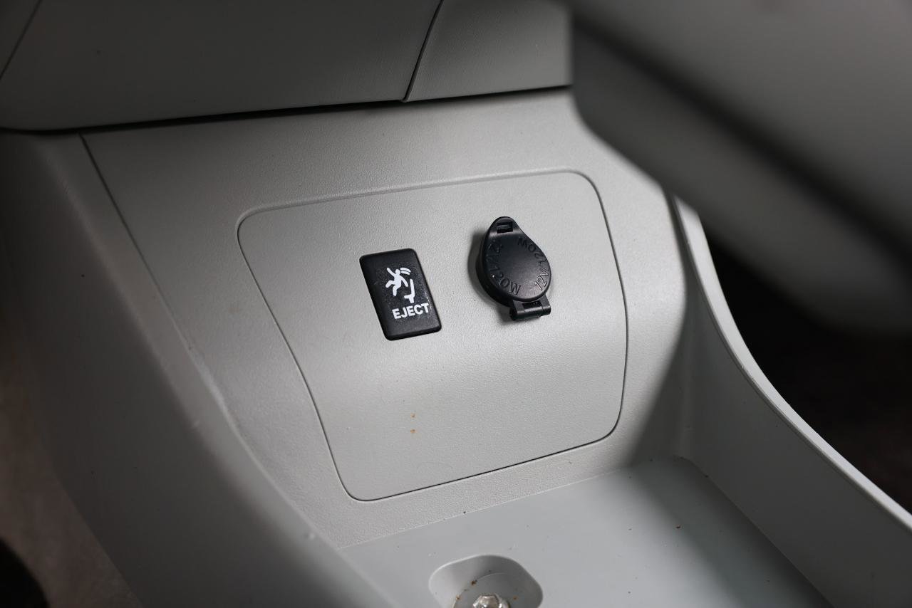 Used 2010 Toyota Prius Two FWD image 33