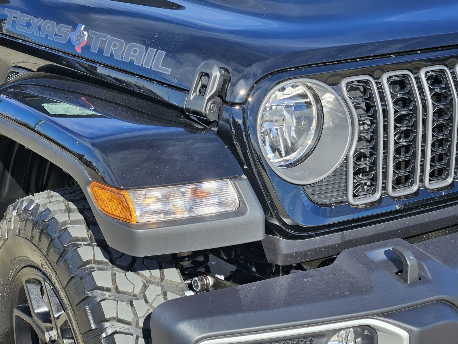 New 2026 Jeep Gladiator Sport AWD/4WD image 9