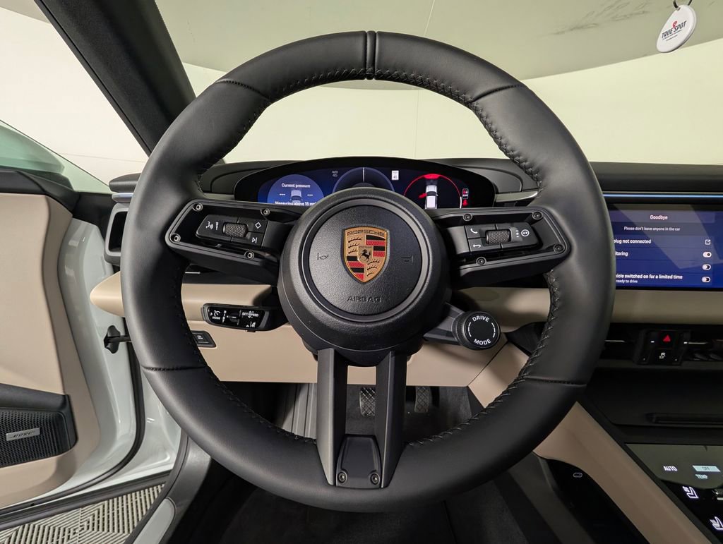 New 2026 Porsche Macan 4 Electric image 36