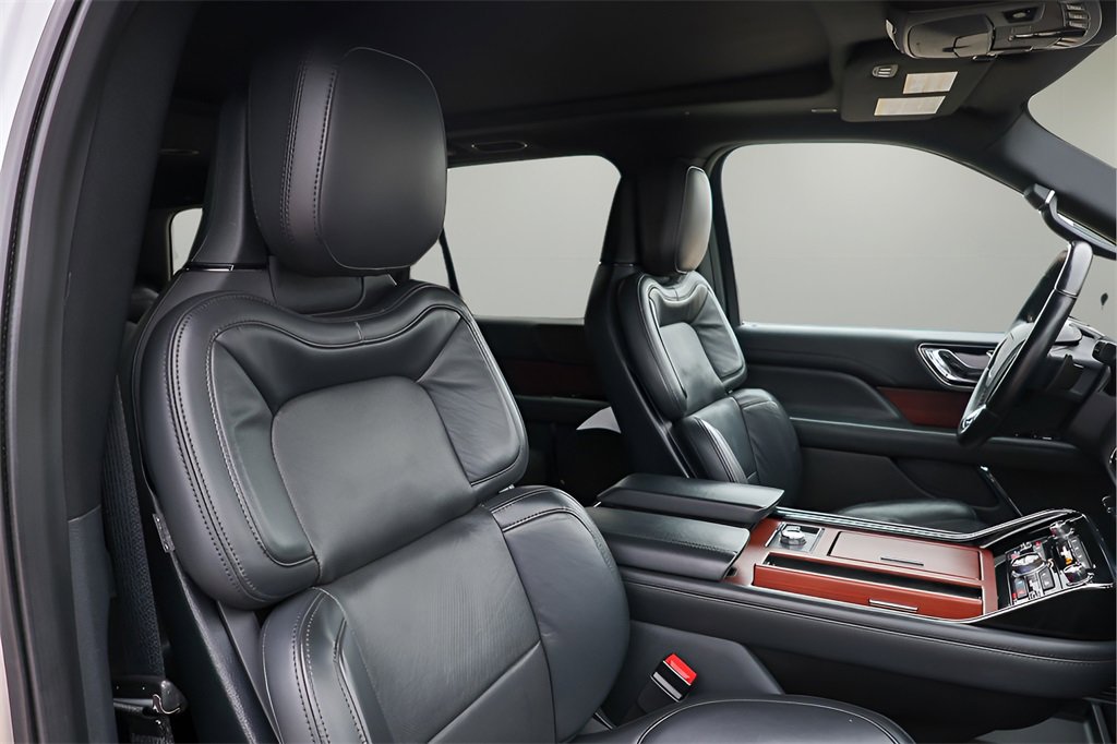 Used 2023 Lincoln Navigator Reserve image 21