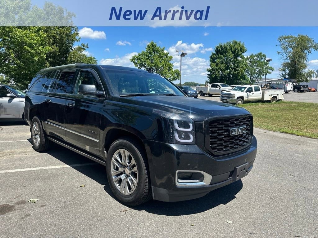 Used 2015 GMC Yukon XL Denali w/ Premium Package AWD/4WD image 2