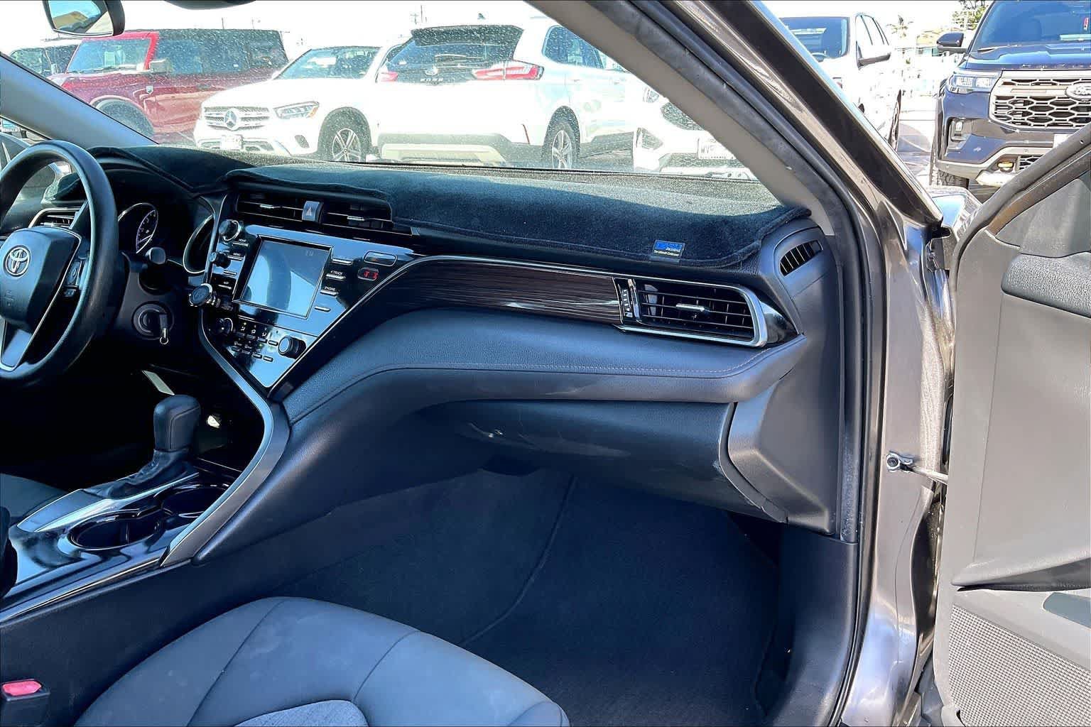 Used 2020 Toyota Camry LE FWD image 23
