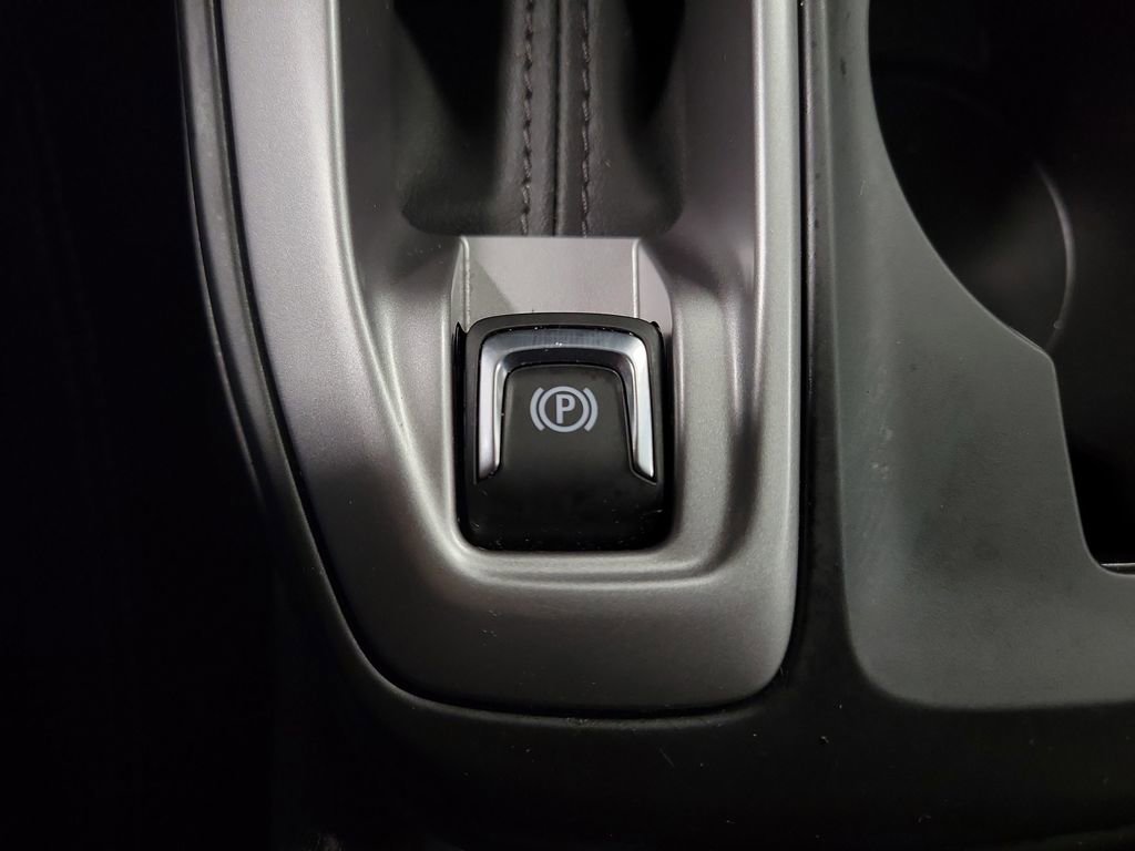 Used 2025 Chevrolet Trax LS w/ LS Convenience Package image 15