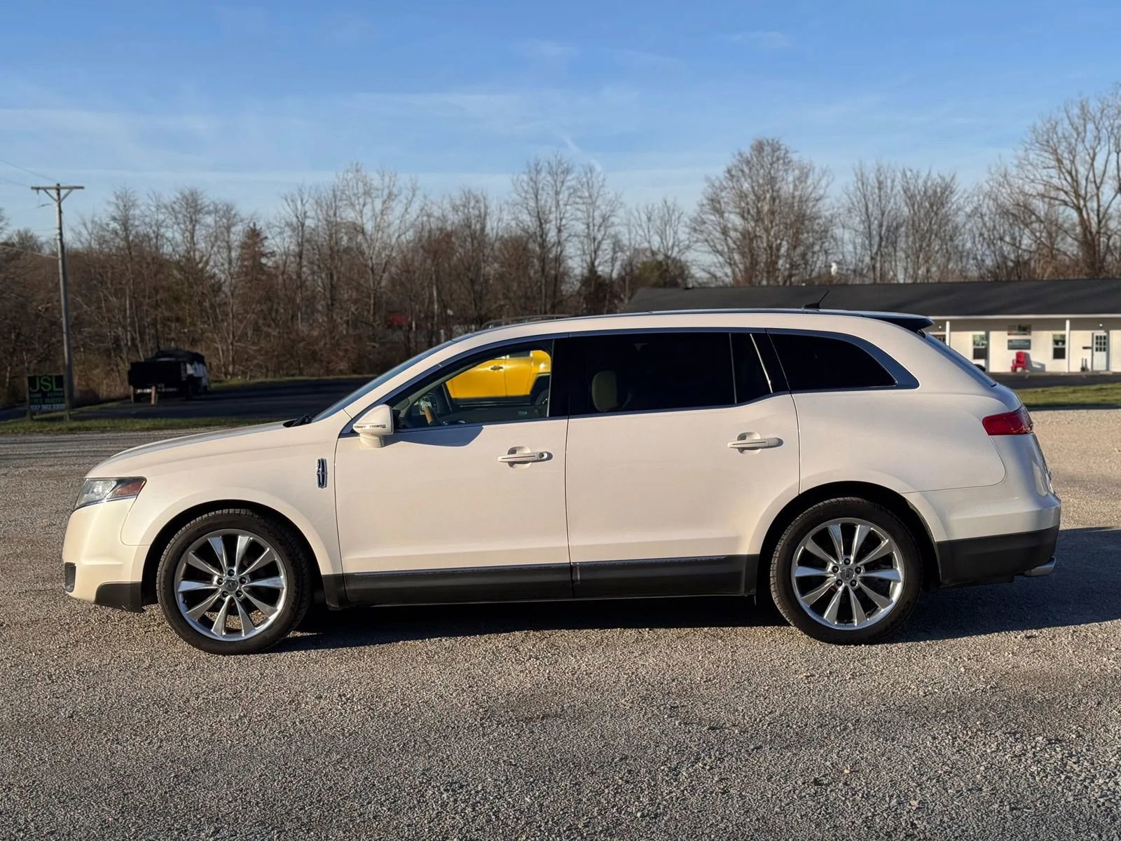 Used 2012 Lincoln MKT AWD image 8
