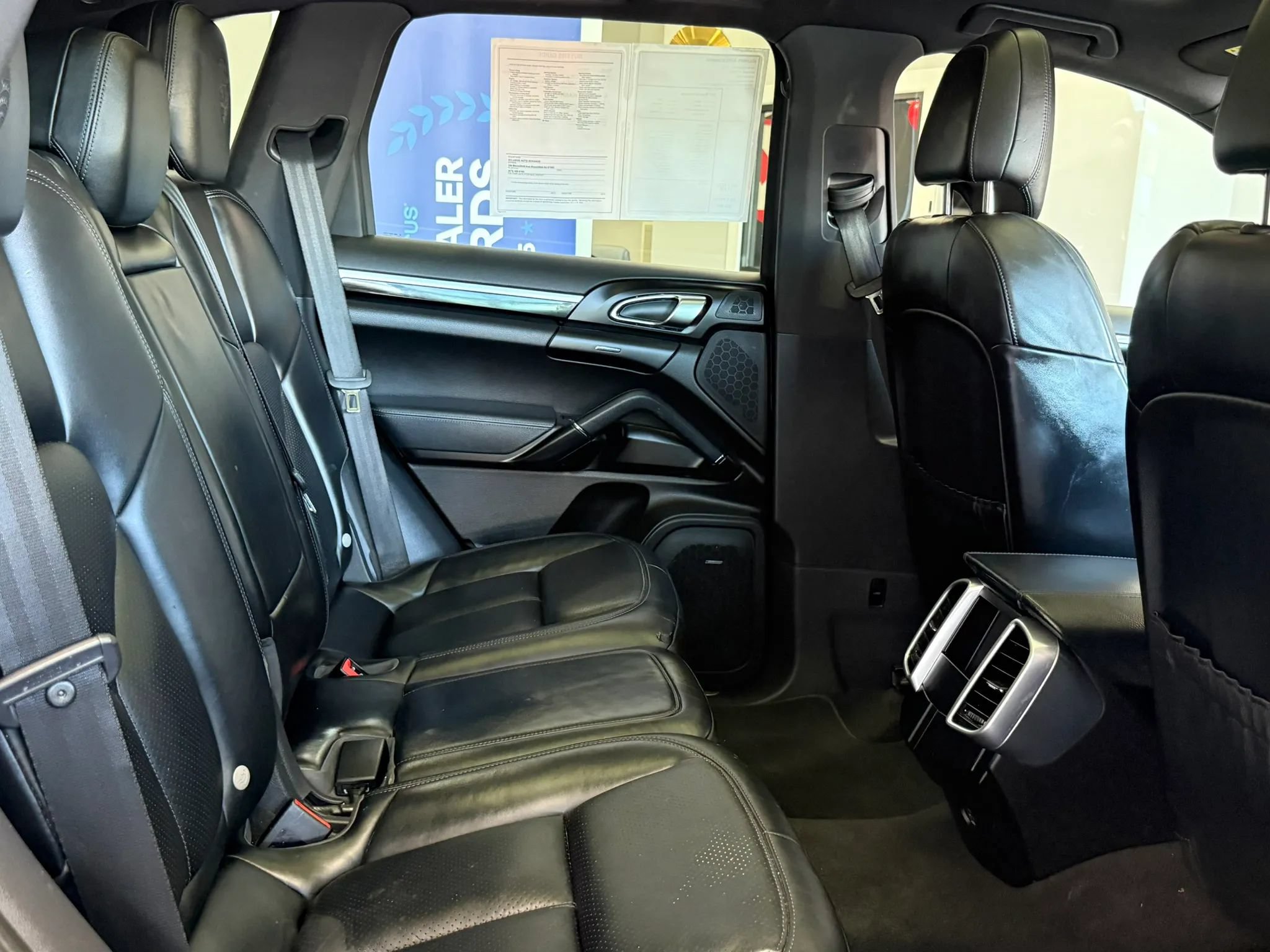 Used 2017 Porsche Cayenne Platinum Edition AWD/4WD image 30