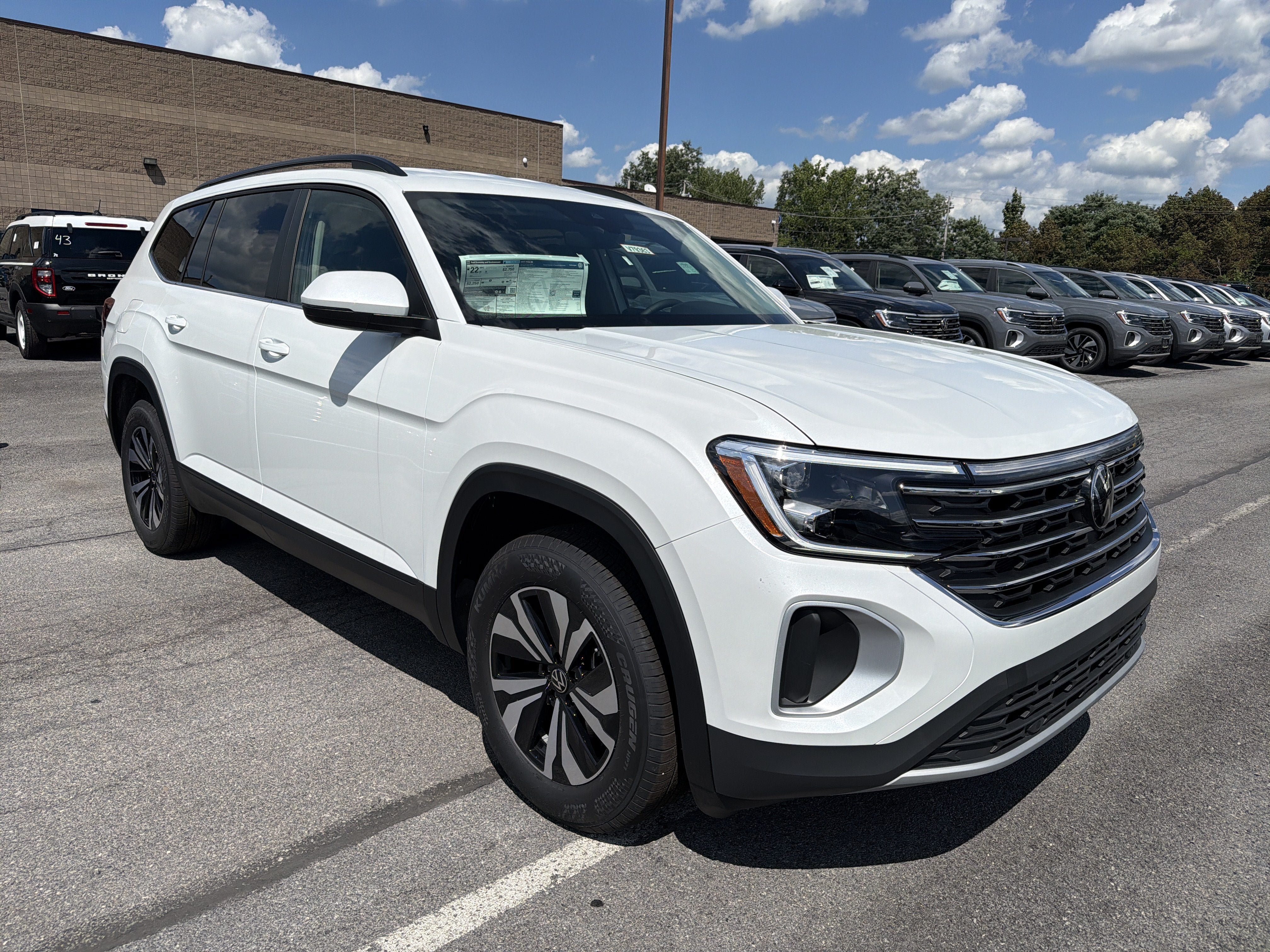 New 2026 Volkswagen Atlas SE AWD/4WD image 2