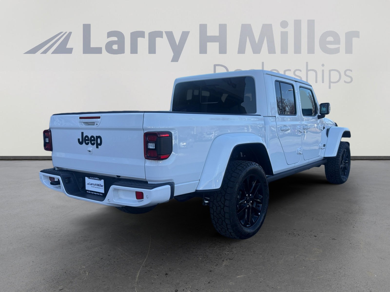 Used 2023 Jeep Gladiator Overland image 5
