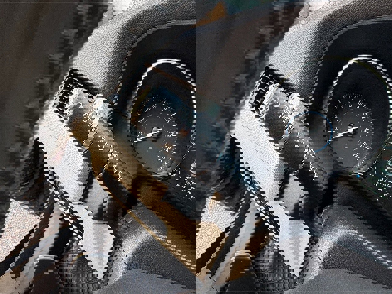 Used 2017 Jaguar XF Premium image 29