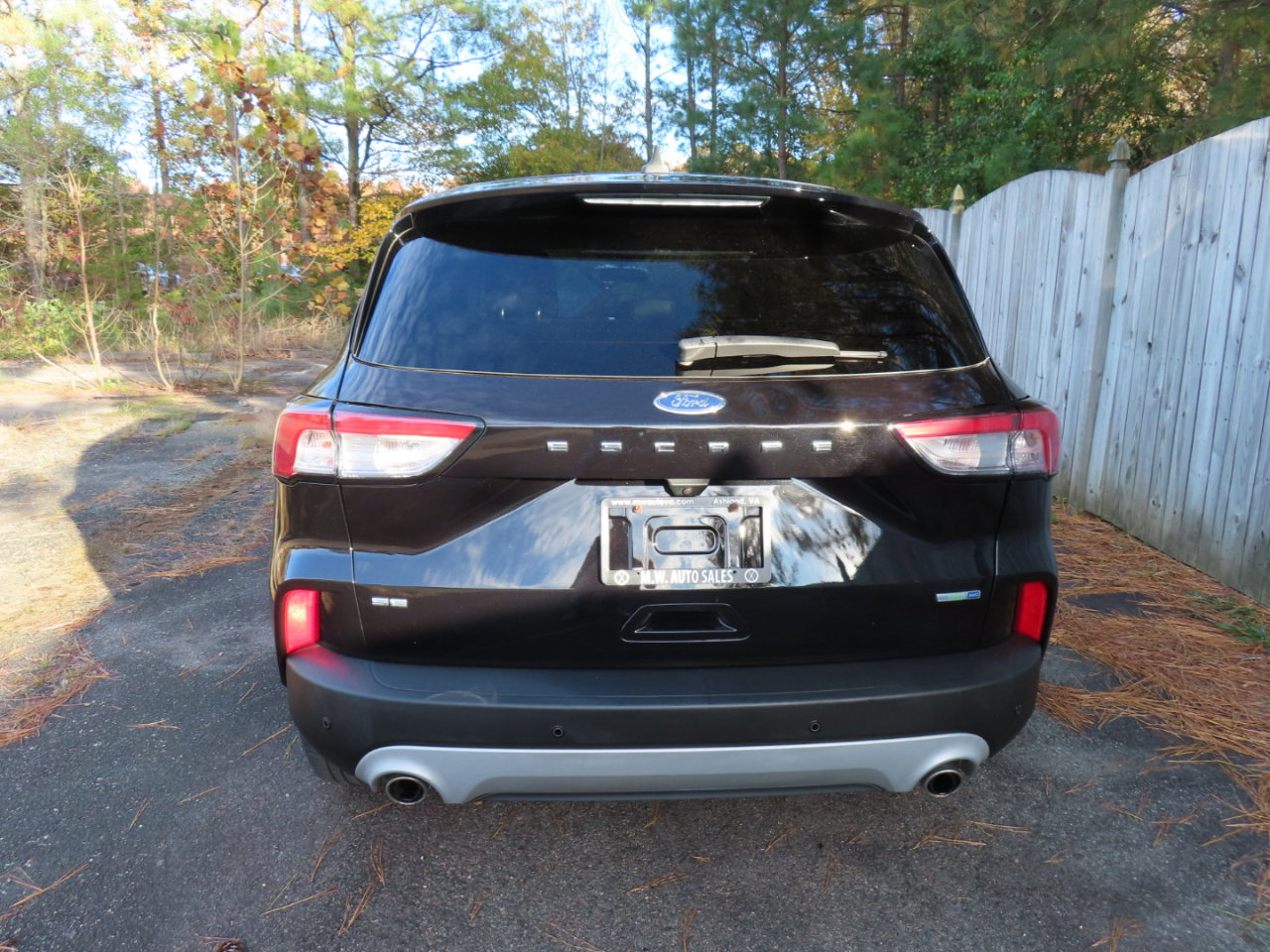 Used 2020 Ford Escape SE image 6