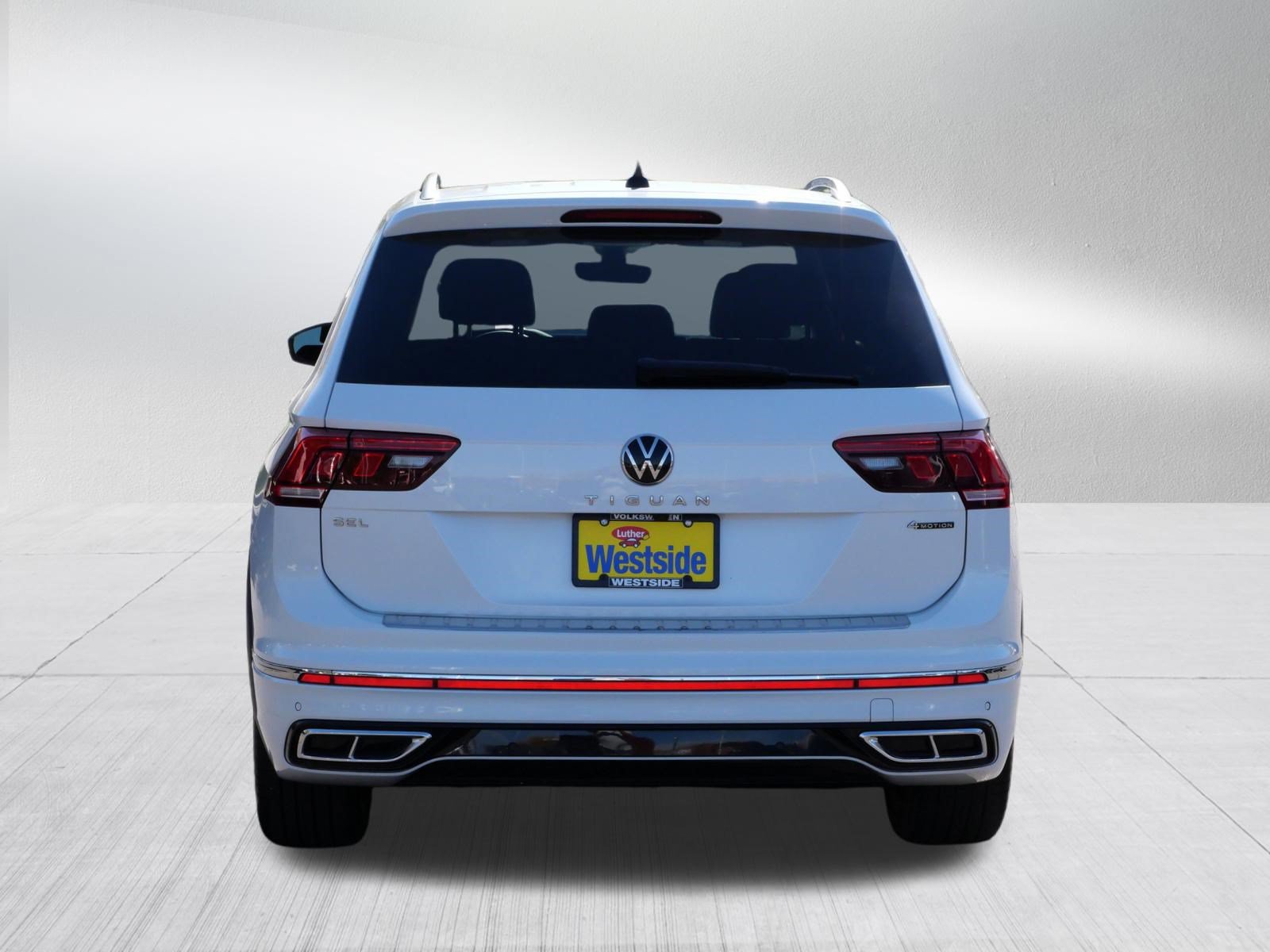 Used 2022 Volkswagen Tiguan SEL R-Line AWD/4WD image 6