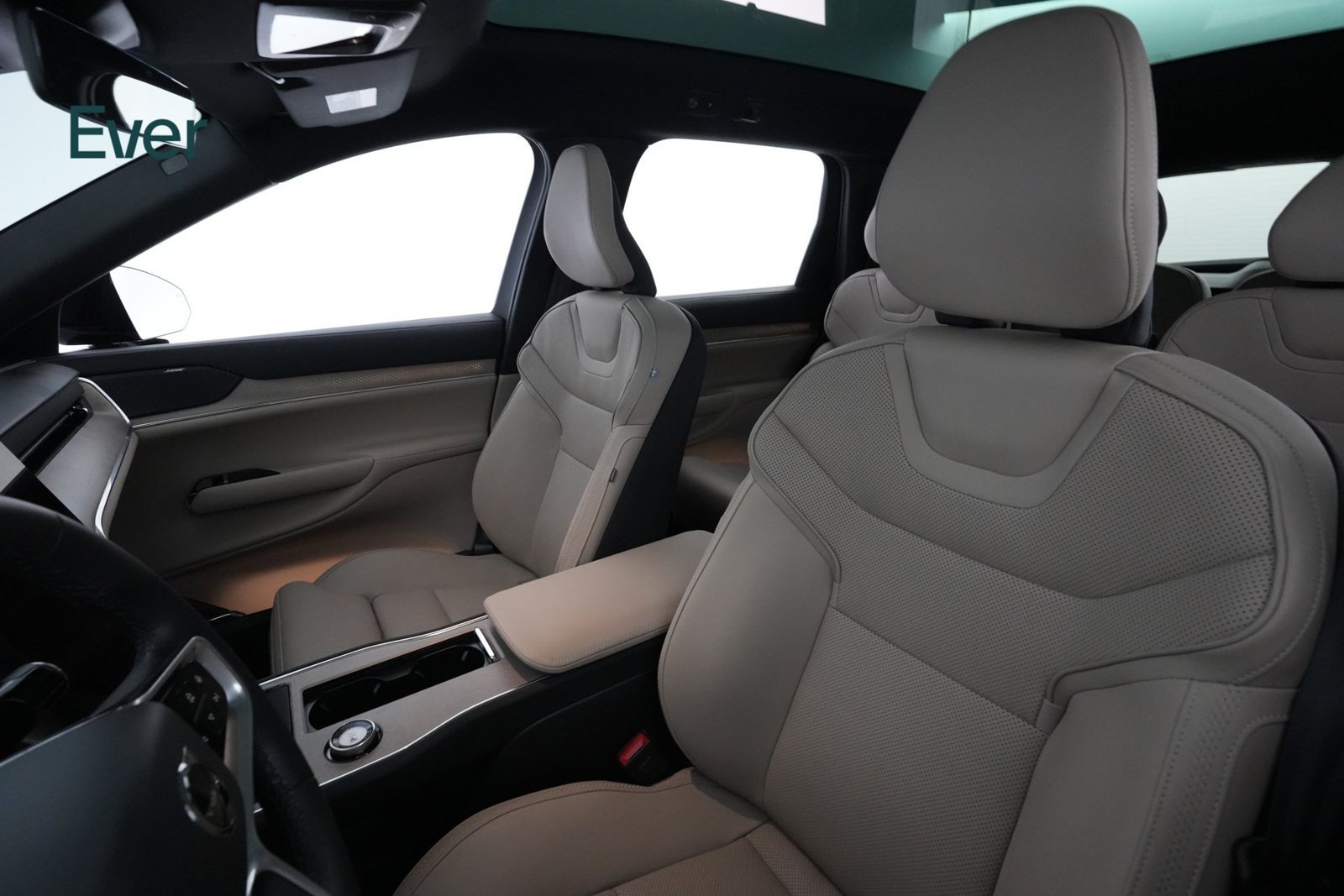 Used 2025 Volvo EX90 Ultra AWD/4WD image 4