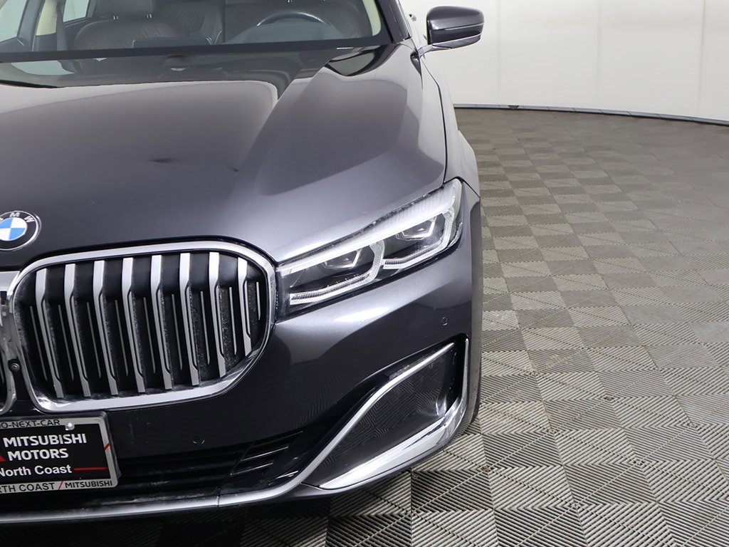 Used 2022 BMW 740i xDrive w/ Premium Package image 19