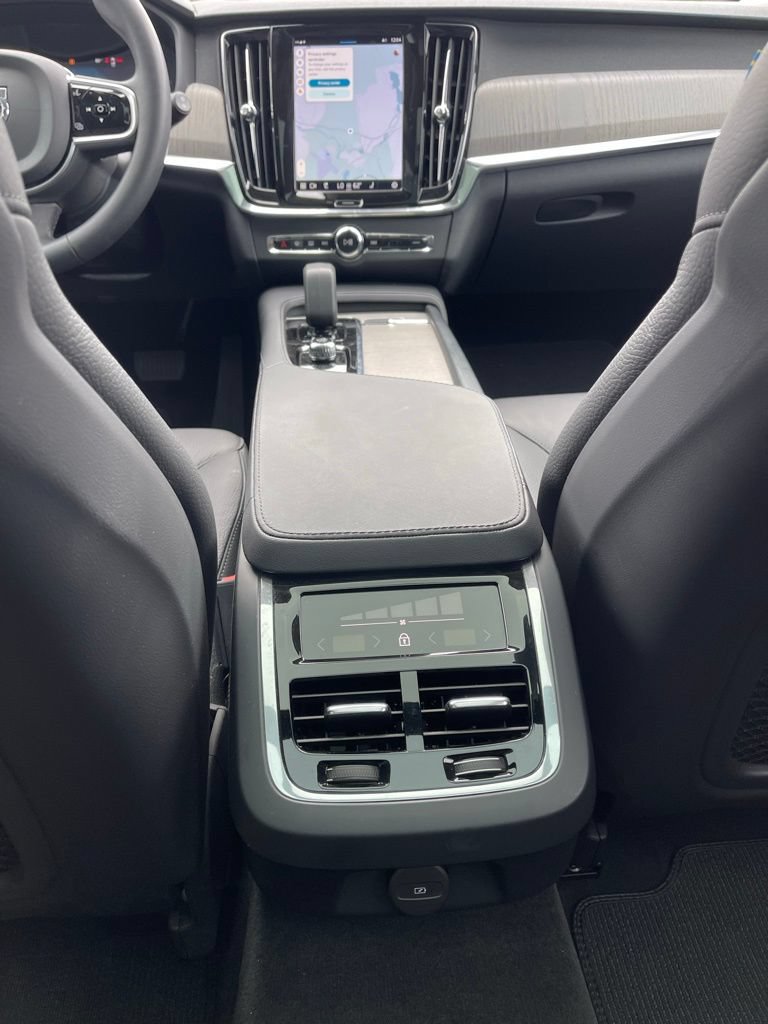 Used 2025 Volvo V90 B6 Cross Country Plus w/ Protection Package Premier AWD/4WD image 15