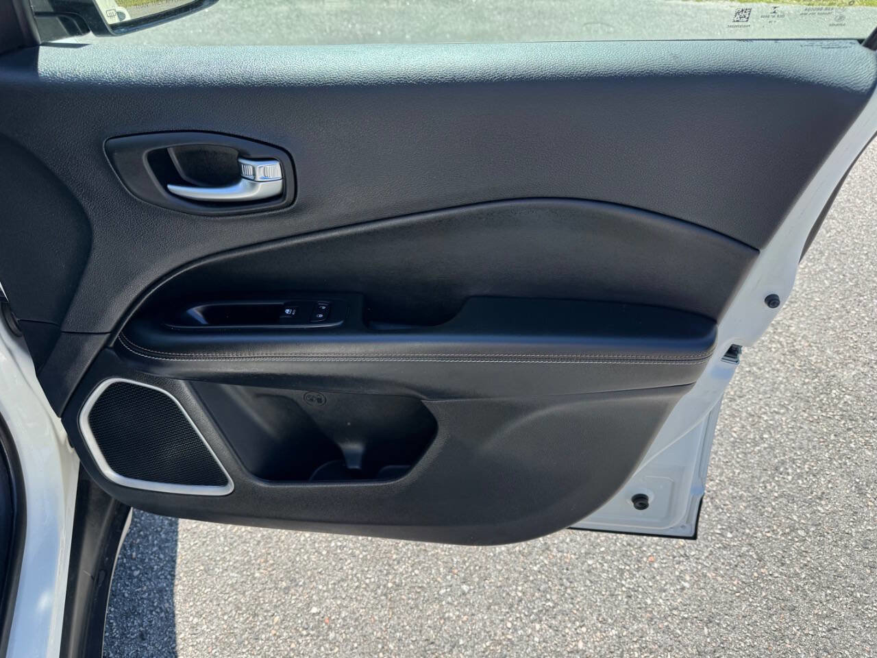 Used 2019 Jeep Compass Latitude image 49