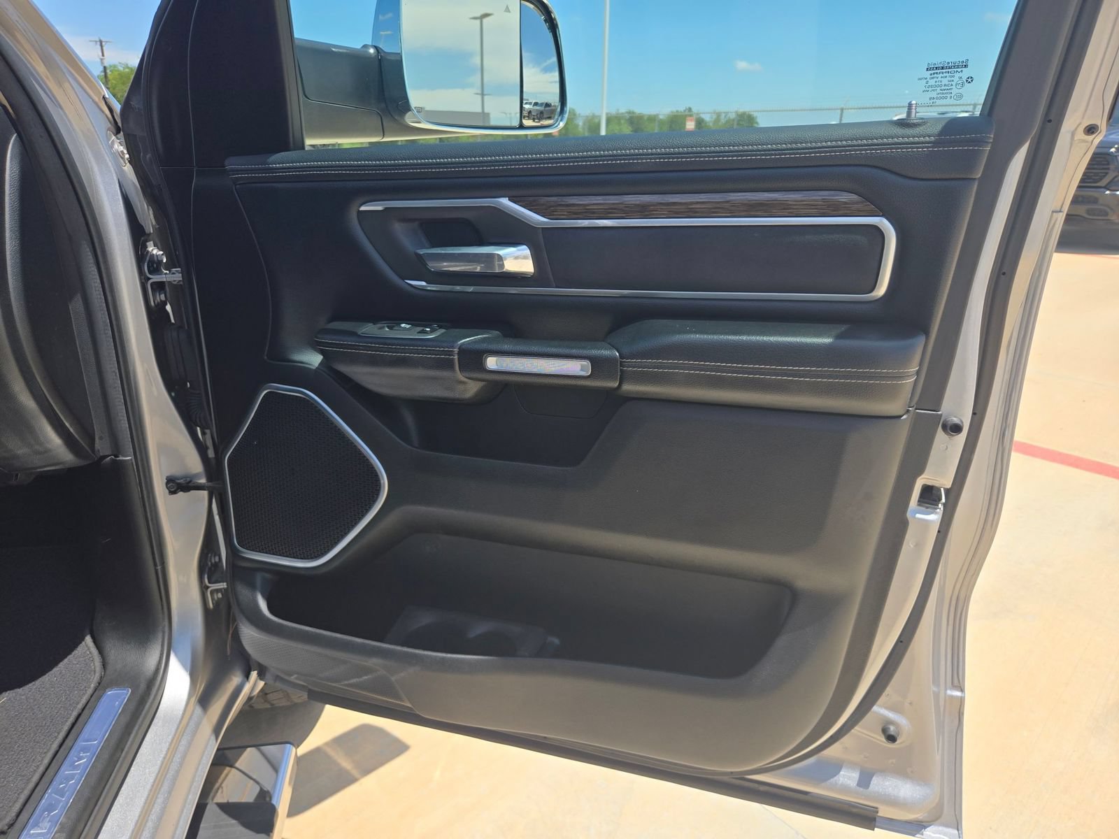 Used 2020 RAM 1500 Laramie AWD/4WD image 26