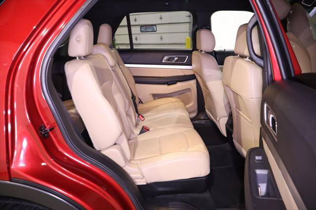 Used 2017 Ford Explorer XLT w/ Equipment Group 202A FWD image 29