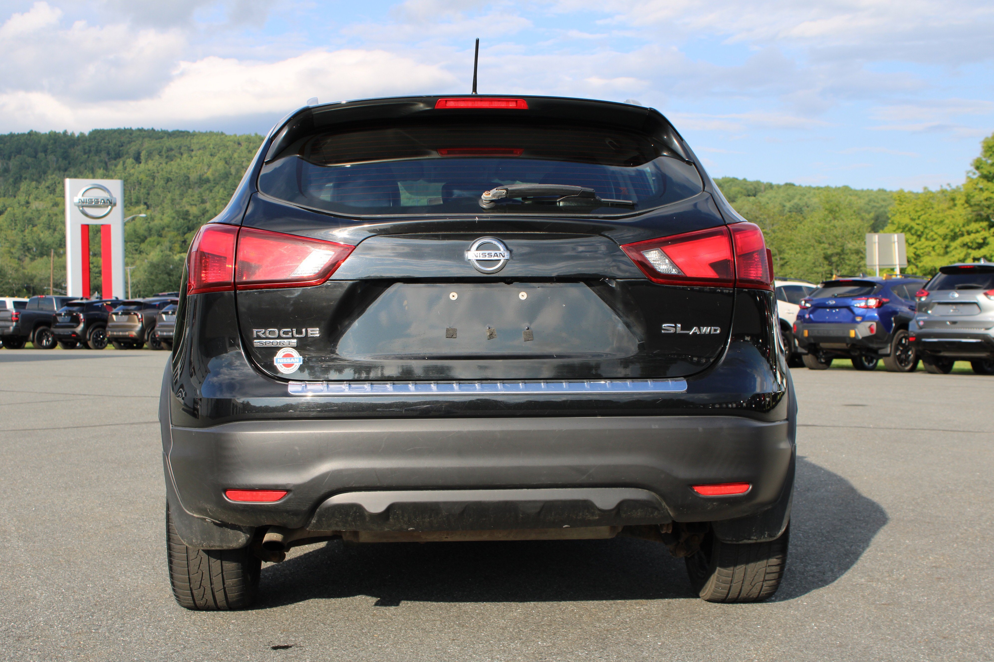 Used 2017 Nissan Rogue Sport SL AWD/4WD image 10