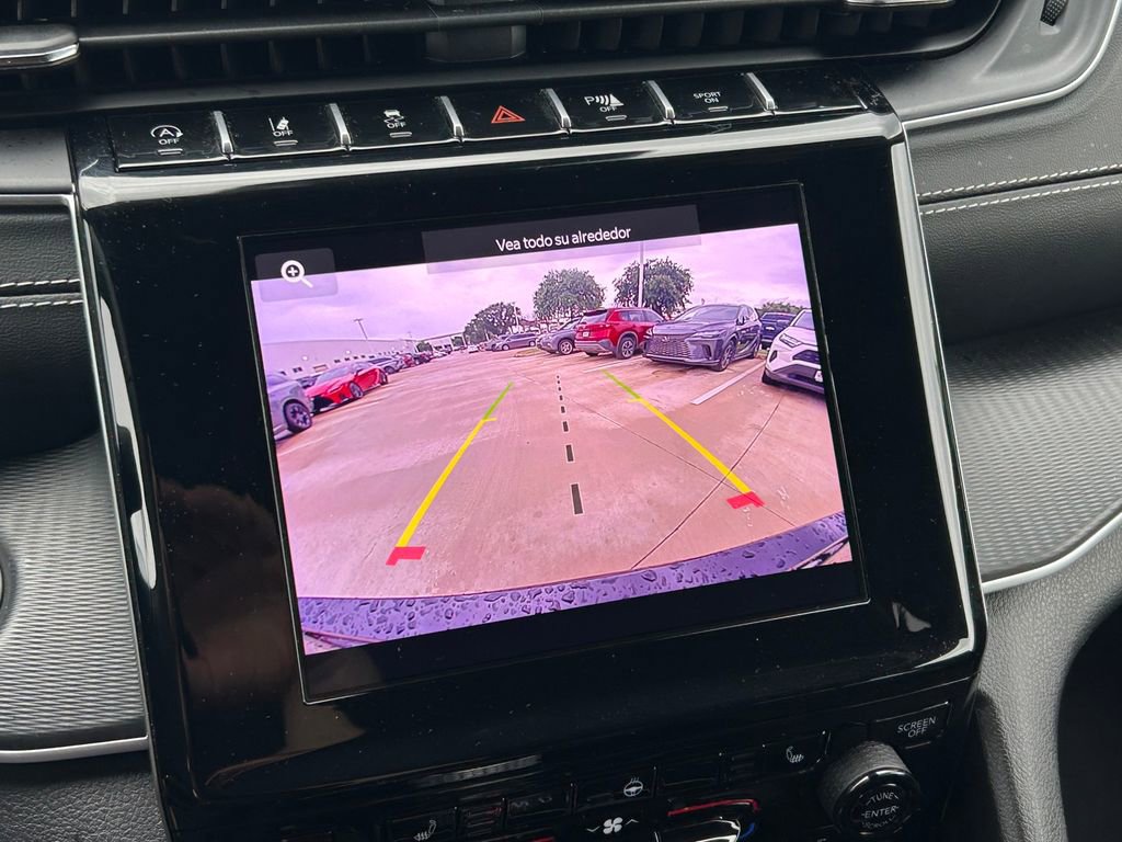 Used 2024 Jeep Grand Cherokee L Altitude AWD/4WD image 36