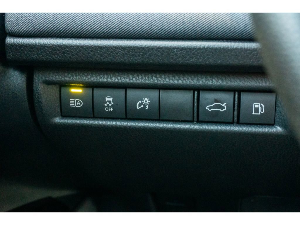 Used 2025 Toyota Camry LE image 27