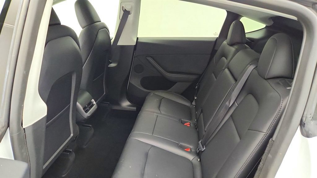 Used 2025 Tesla Model Y Long Range AWD/4WD image 26